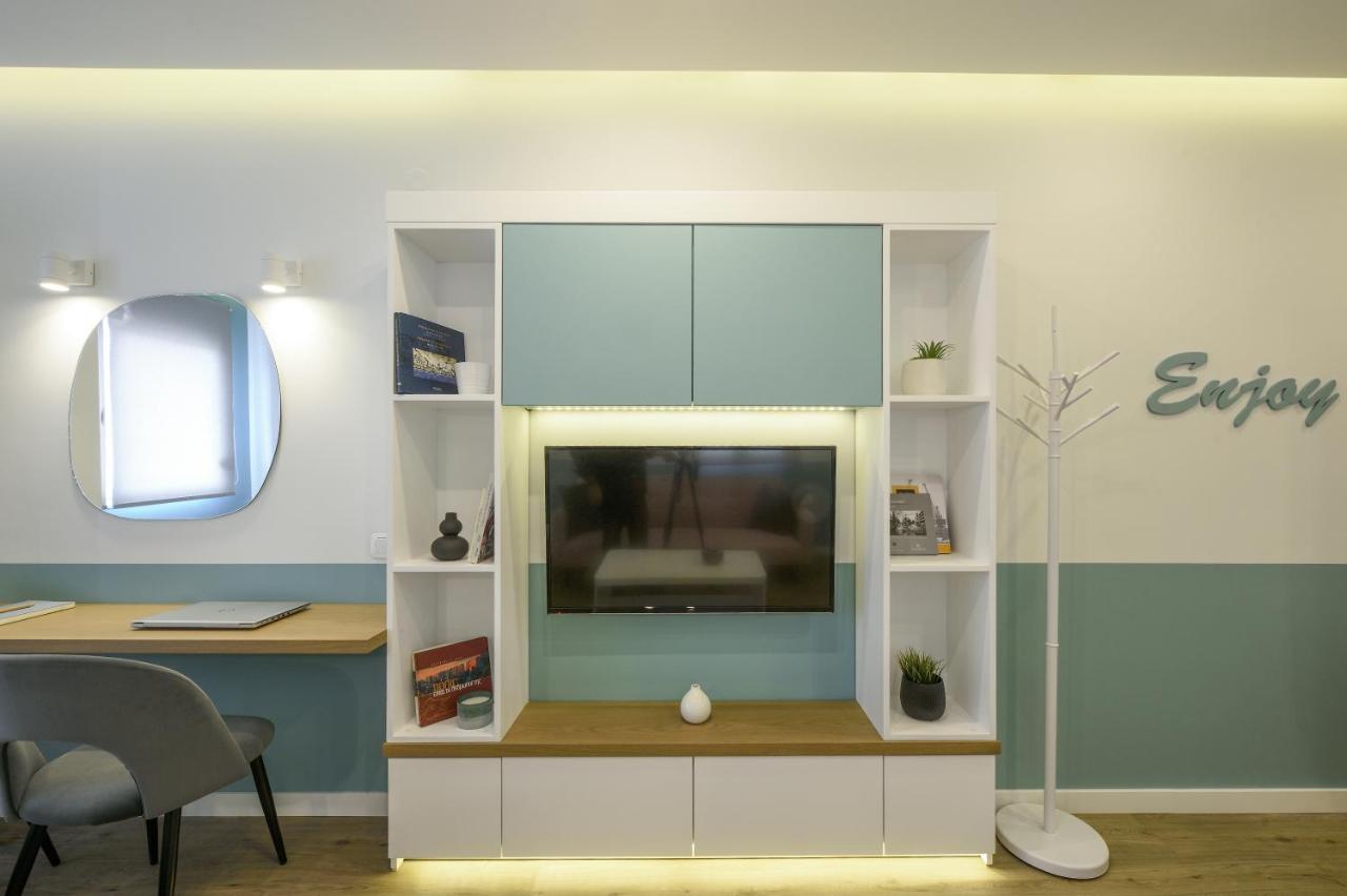 Τhe Half Root Suite In The Heart Of City Center Szaloniki Kültér fotó