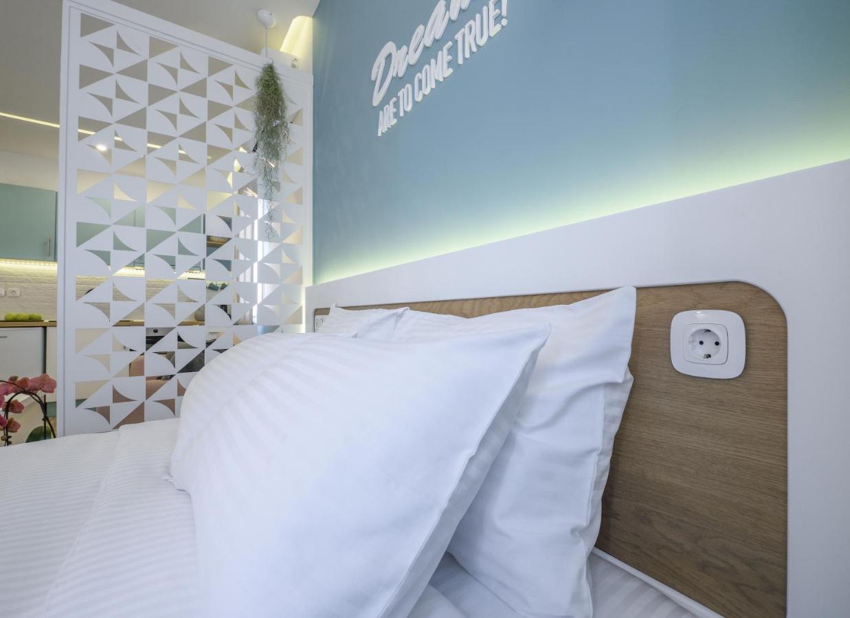 Τhe Half Root Suite In The Heart Of City Center Szaloniki Kültér fotó
