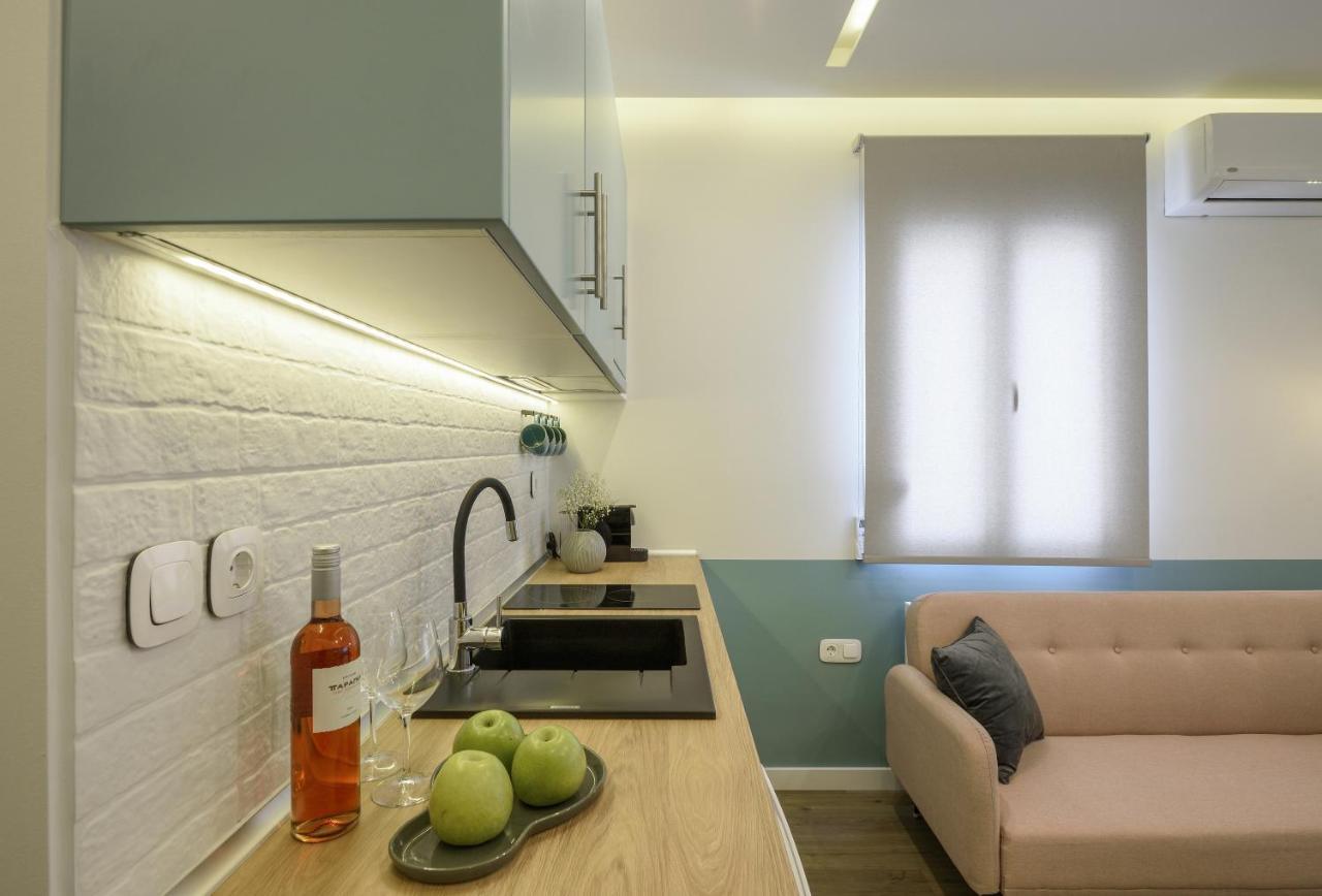 Τhe Half Root Suite In The Heart Of City Center Szaloniki Kültér fotó