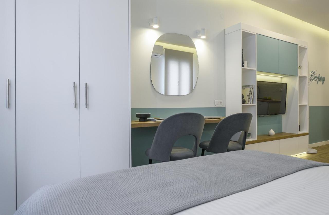 Τhe Half Root Suite In The Heart Of City Center Szaloniki Kültér fotó