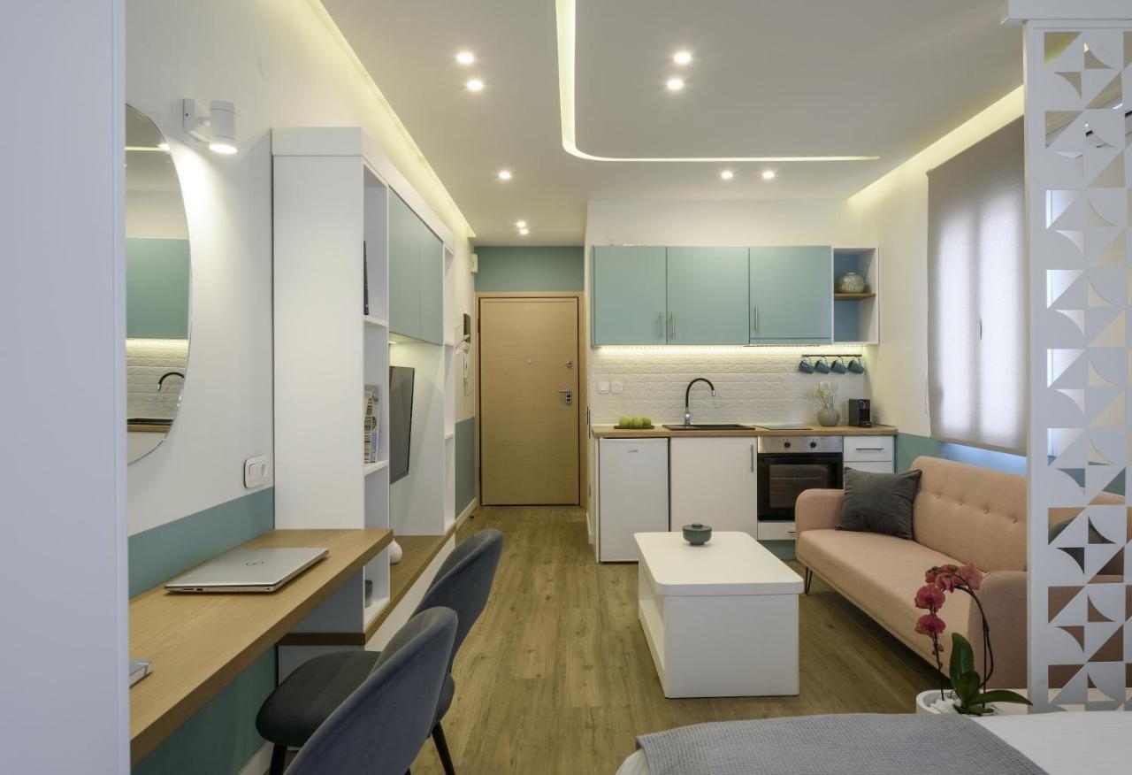 Τhe Half Root Suite In The Heart Of City Center Szaloniki Kültér fotó